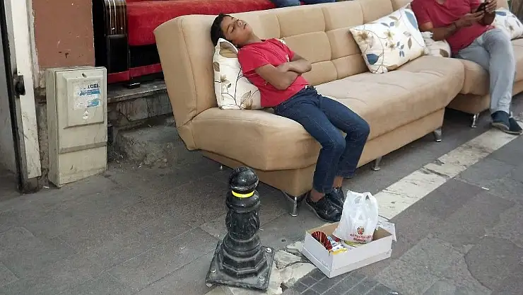 Malatya'da Hayatın yorgunluğuna dayanamayıp uyuyakaldı