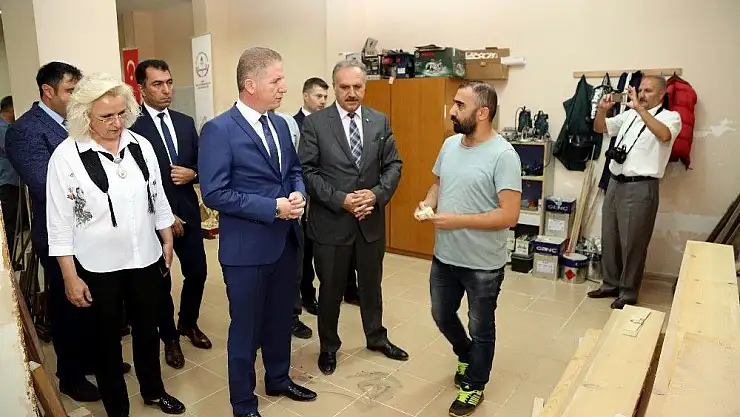 'Kadınlar ahşap oyuncak üretiyor'