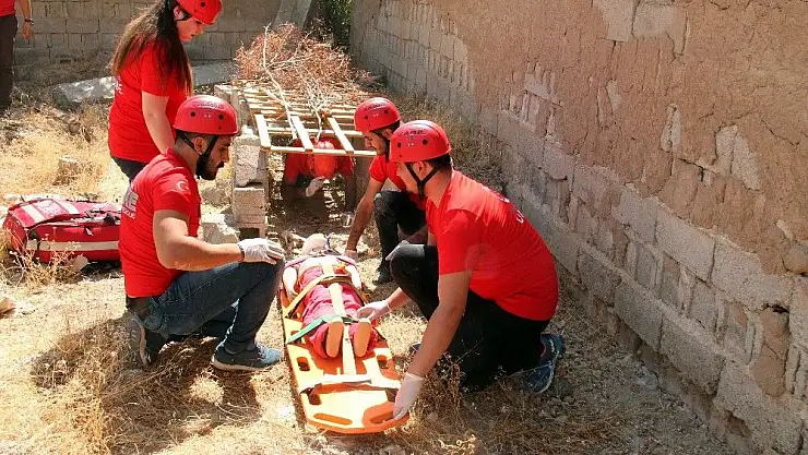 'Elazığ UMKE´den gerçeği aratmayan tatbikat'