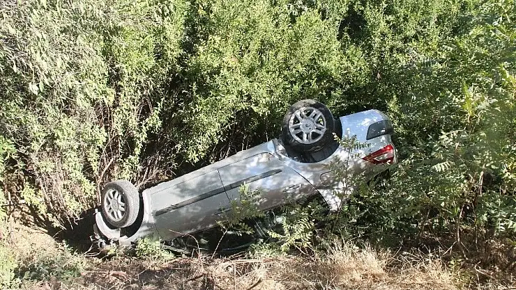 'Otomobil bahçeye uçtu: 1 yaralı'