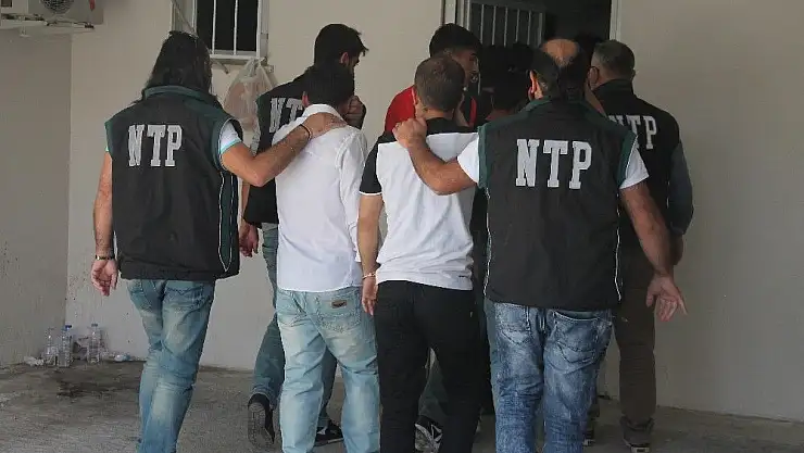 'Elazığ´da uyuşturucu operasyonu: 8 şüpheli adliyeye sevk edildi'