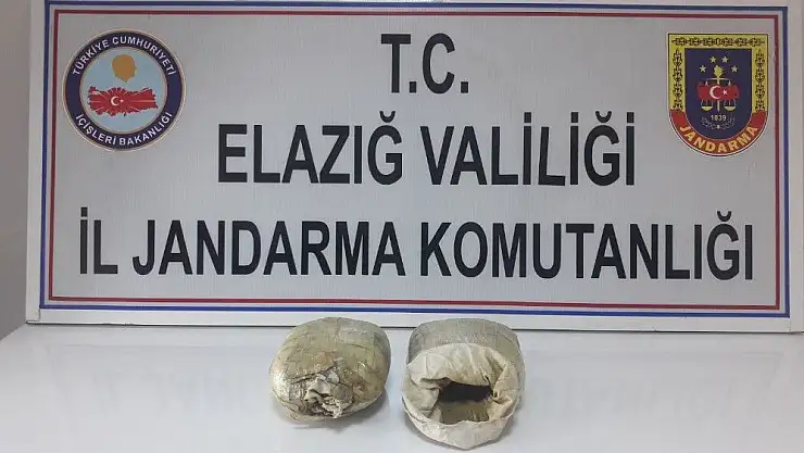 'Elazığ´da 2 şüpheli 2,5 kilogram toz esrarla yakalandı'