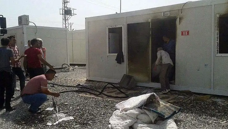 'İş kurasında ismi çıkmayınca yaşadığı konteyneri yaktı'