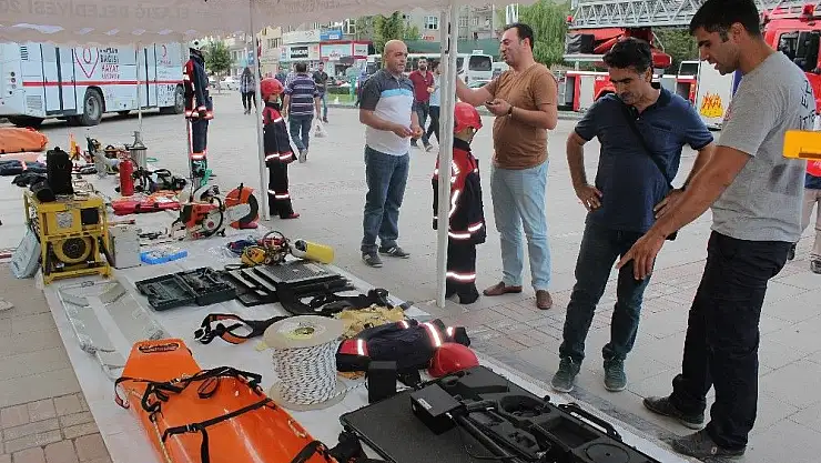 'İtfaiye ekiplerinden bilgilendirme çalışması'