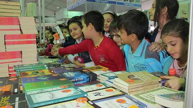 'Elazığ´da kitap fuarına yoğun ilgi, ziyaretçi 50 bini geçti'