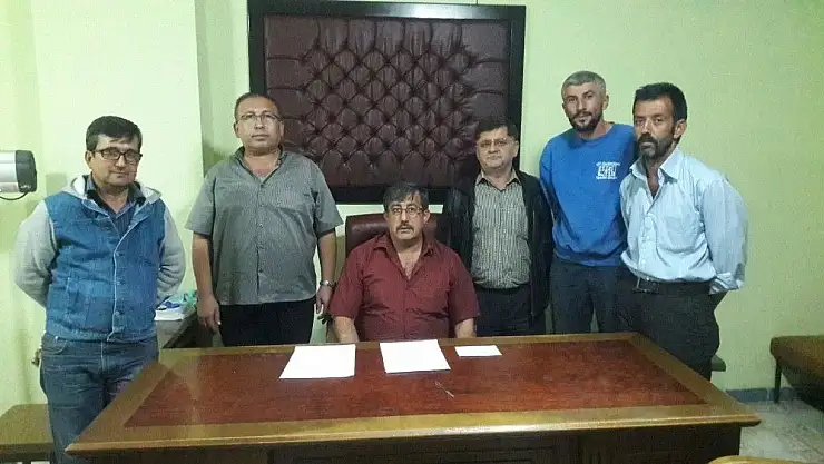 'MHP  ilçe teşkilatında istifa'