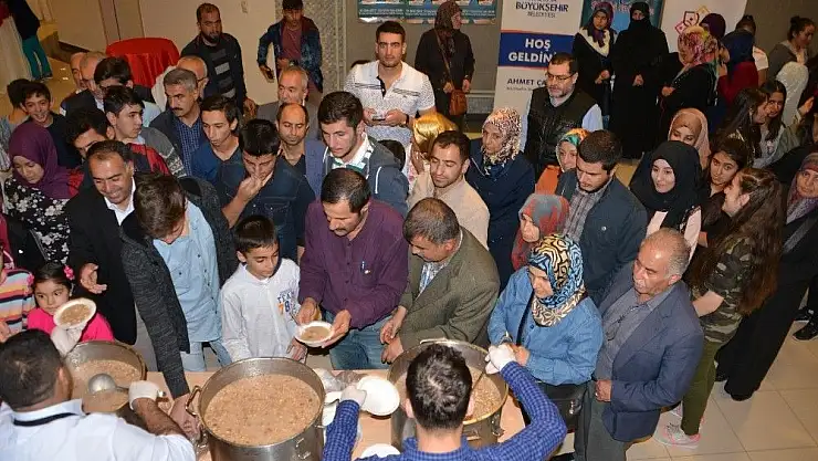 `Ehlibeyt sevgisi ve Kerbela´ programına yoğun ilgi