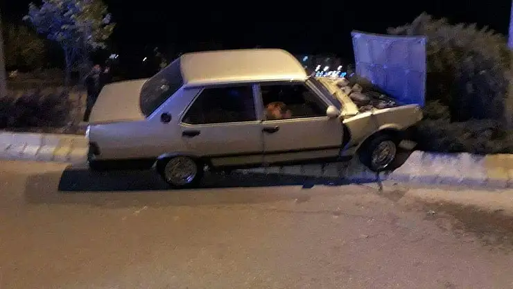 'Otomobil refüje çıktı: 1 yaralı'