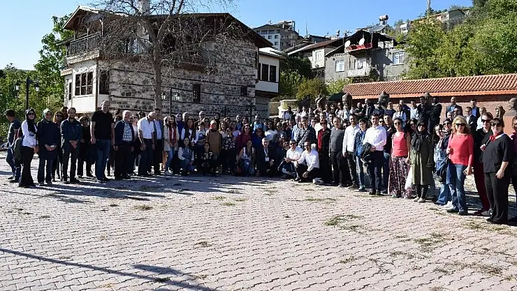 Uluslararası Tıbbi Aromatik ve Boya Bitkileri Sempozyumu sona erdi