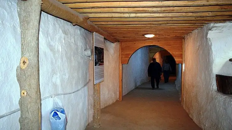 Arapgir´de 800 yıllık cemevi ziyaretçi akınına uğruyor