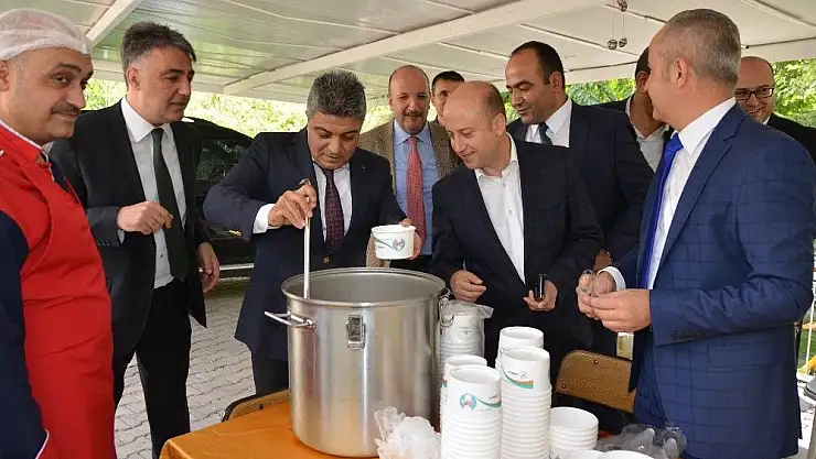 'Sağlık Çalışanları Derneğinden aşure etkinliği'