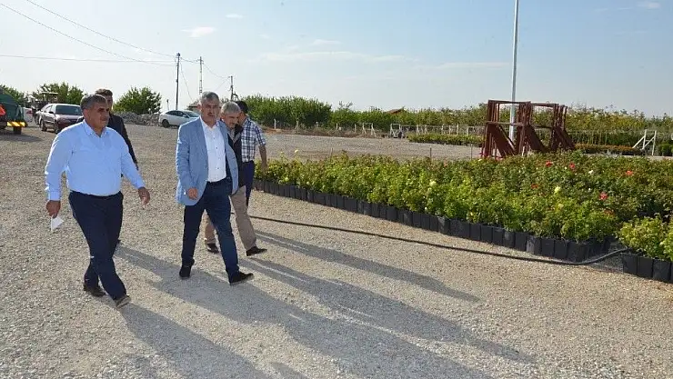 Yeşilyurt Belediyesi fidanlık alanında özel fidanlar muhafaza ediliyor