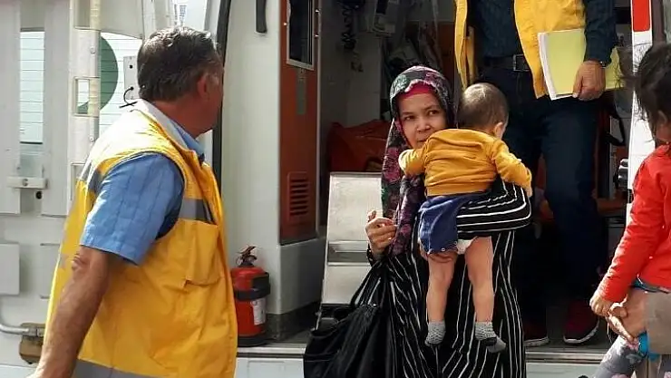 'Boğazına kumanda parçası kaçan çocuk hastaneye kaldırıldı'