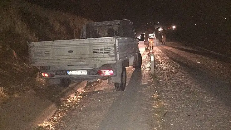 'Kamyonet şarampole yuvarlandı: 2 Yaralı'