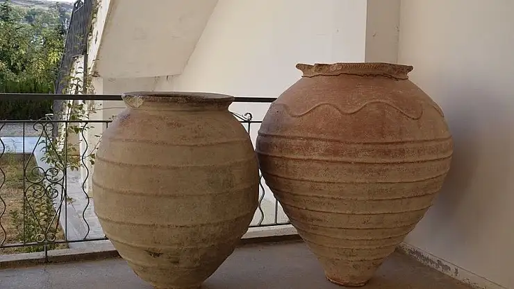 Malatya'da Bin 500 yıllık tahıl küpleri ilgi görüyor