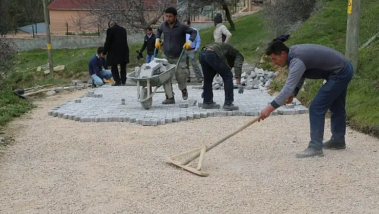 'Köy yolları çamurdan kurtarıldı'