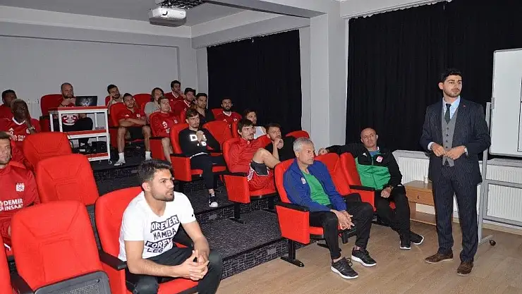 'Sivasspor´da futbolculara beslenme eğitimi verildi'