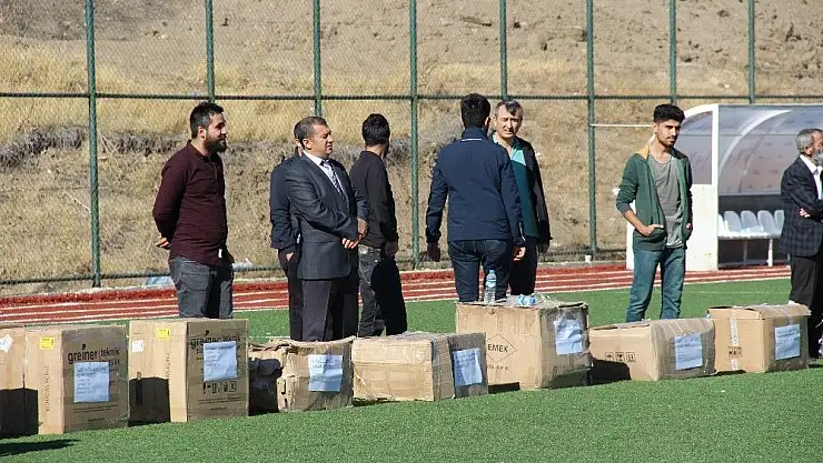 'Elazığ´da amatör kulüplere malzeme yardımı'