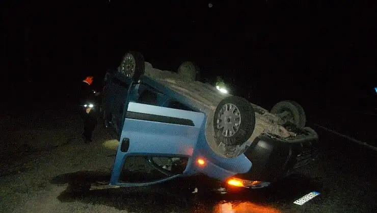 'Adıyaman´da hafif ticari araç ile minibüs çarpıştı: 3 yaralı'