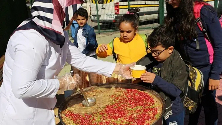 'Çamlıca Okullarından aşure etkinliği'