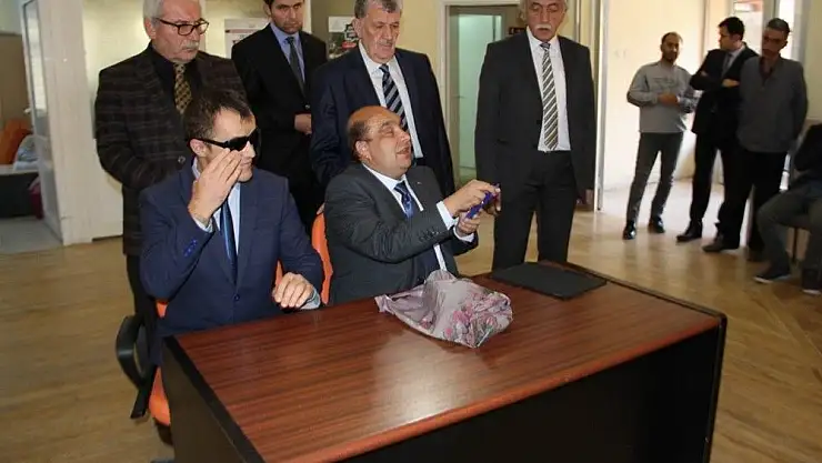 'Öğrencilere ´Braille Alfabe´ kursu'
