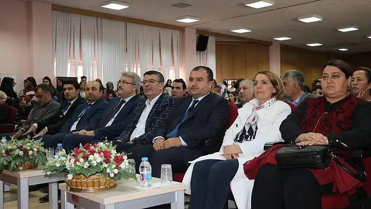 '''Başarının en tepesine hep birlikte'' Konferansı Düzenlendi'
