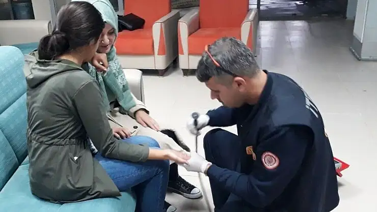'Parmağında sıkışan yüzüğü itfaiye çıkardı'