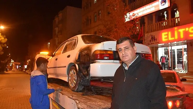 'Alev alan otomobil güvenlikçi tarafından söndürüldü'