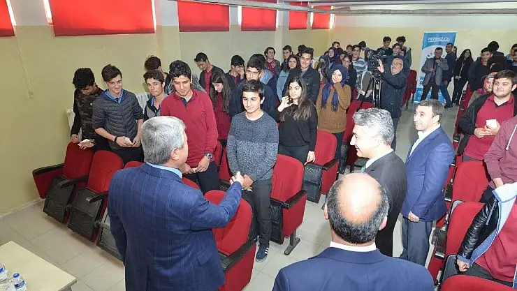 Başkan Polat öğrencilere deneyimlerini anlattı