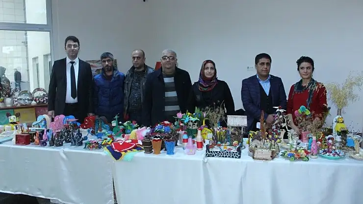 'Toplum Ruh Sağlığı Merkezinde tedavi gören hastalar sergi açtı'