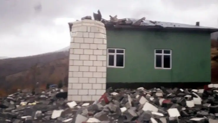 'Yıldırım cami minaresini yıktı'