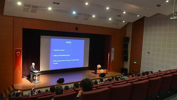 'Adıyaman Üniversitesinde ''Kültürel bellek ve Yaşayan müze'' konulu konferans'