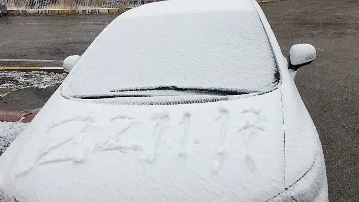 'Elazığ´a mevsimin ilk karı yağdı'