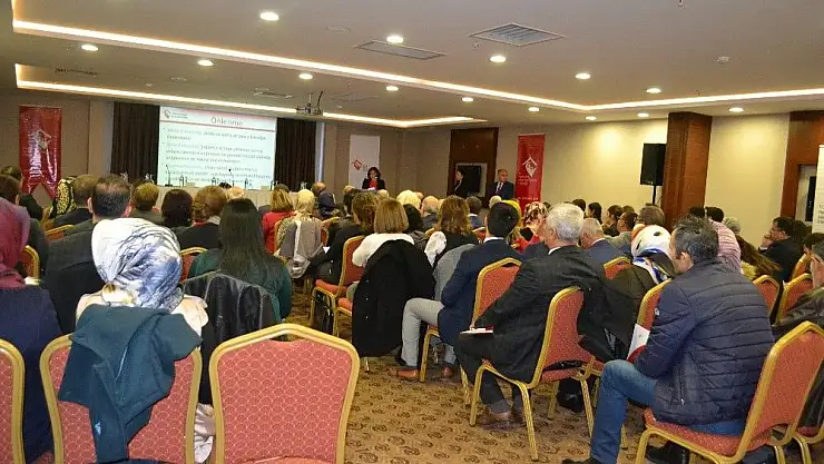 'Kadına yönelik şiddetle çalıştaylı mücadele'