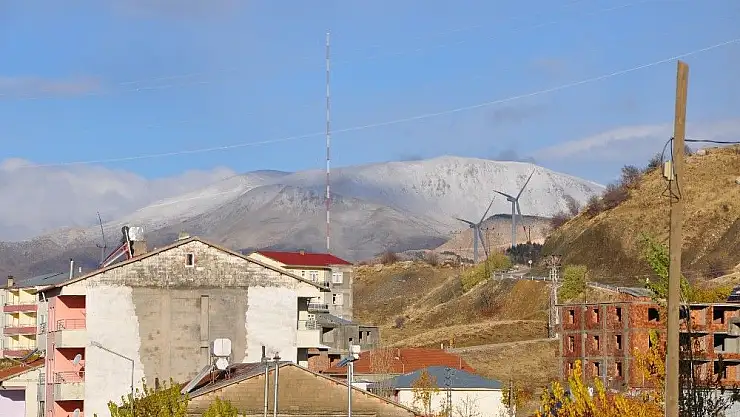 'Sincik ilçesine yılın ilk karı yağdı'