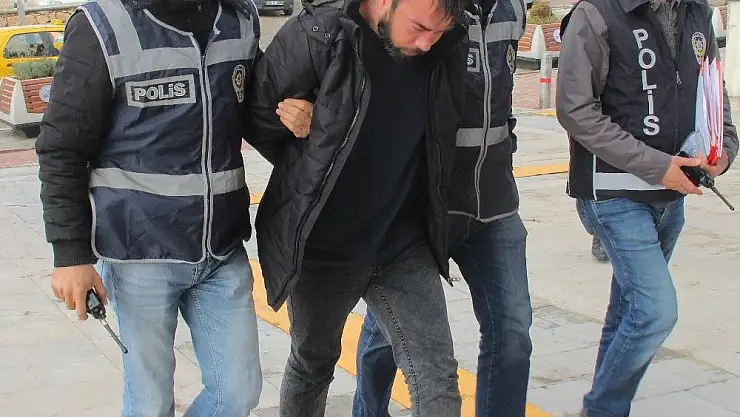 Yine aynı yöntemle 700 bin TL dolandırdılar