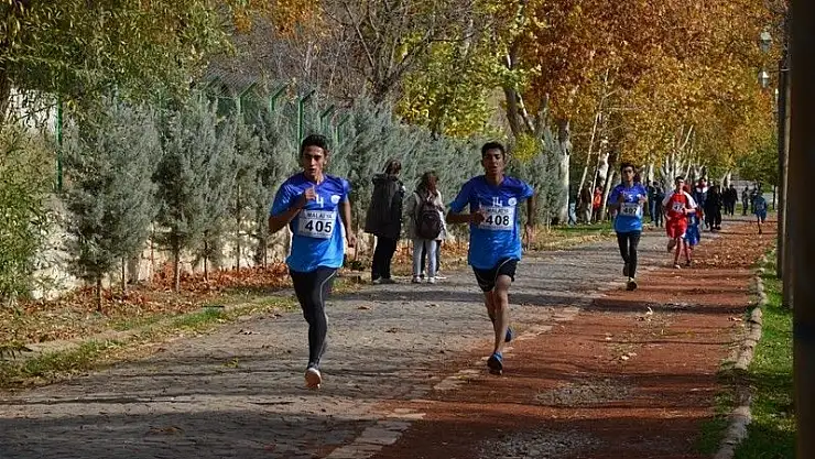 'Okullar Arası Atletizm Kros Yarışlarında birinciler belli oldu'