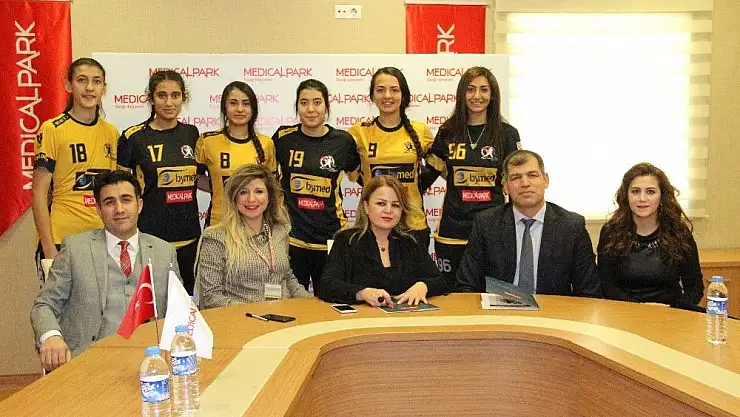 'Bayan Hentbol takımına sağlık hizmetleri desteği'