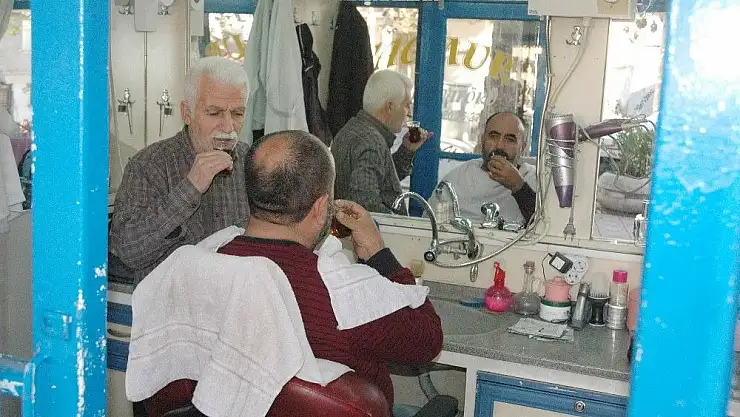 '(Özel) 3 metrekare dükkana 35 yılını sığdırdı'