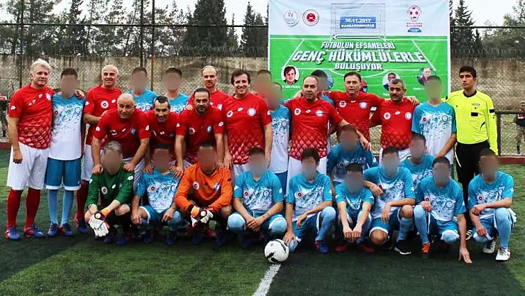 'Eski milli takım oyuncuları mahkumlar yeşil sahada'