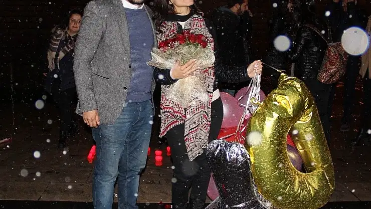 'Dondurucu soğukta sürpriz evlenme teklifi'