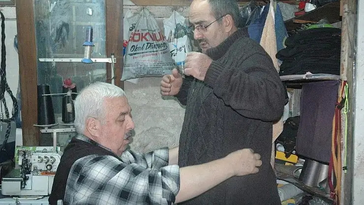 '52 yıllık terzi mesleğini yaşatmaya çalışıyor'
