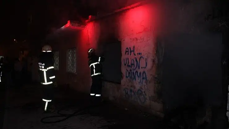 'Metruk evde çıkan yangın paniğe neden oldu'
