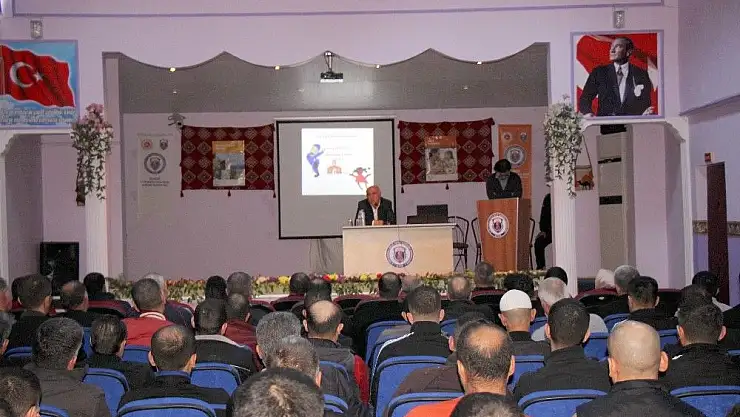 'Elazığ´da hükümlülere aile içi iletişim semineri verildi'