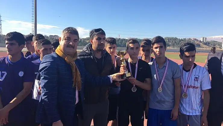 'Atletizm kros yarışmasında Sincik´ ten Büyük Başarı'