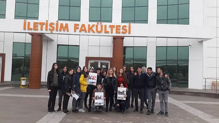 'Liseli öğrenciler, İletişim Fakültesini gezdi'