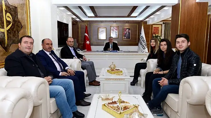 Başkan Polat geleceğin bilim adamlarını ağırladı