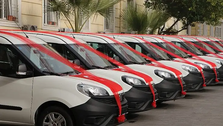 'İş adamlarından emniyete 11 yeni araç'
