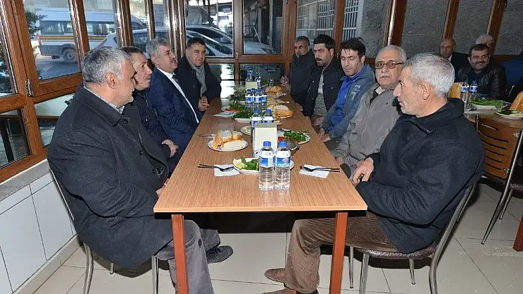 'Başkan Polat esnaflarla bir araya geldi'