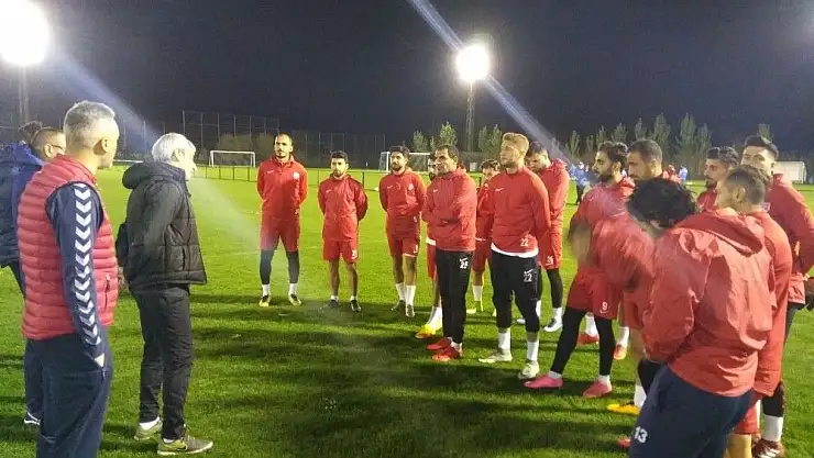 'Elaziz Belediyespor´da Antalya kampı başladı'